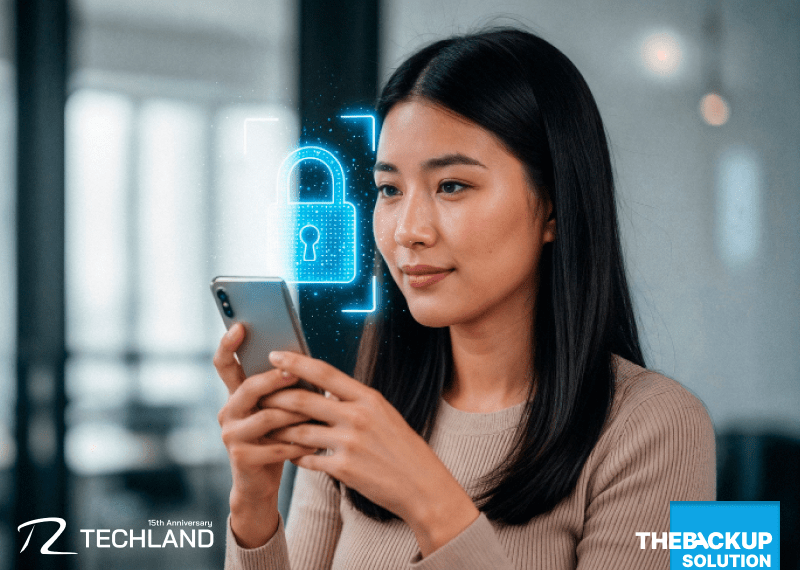 ระบบการยืนยันตัวตนหลายปัจจัย (Multi-Factor Authentication: MFA) คือกระบวนการรักษาความปลอดภัยที่กำหนดให้ผู้ใช้ต้องยืนยันตัวตนด้วยการพิสูจน์ยืนยันตั้งแต่สองปัจจัยขึ้นไป